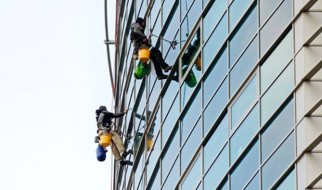 Servicios profesionales de trabajos verticales Valencia y de gran calidad